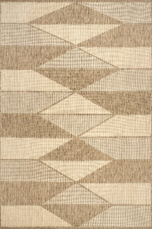 Ombre Diamonds Indoor/Outdoor Rug | Brown